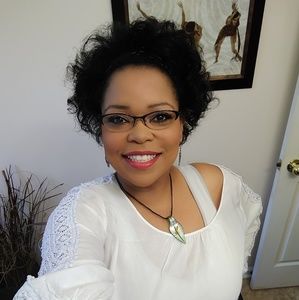 Meet your Posher, Kara